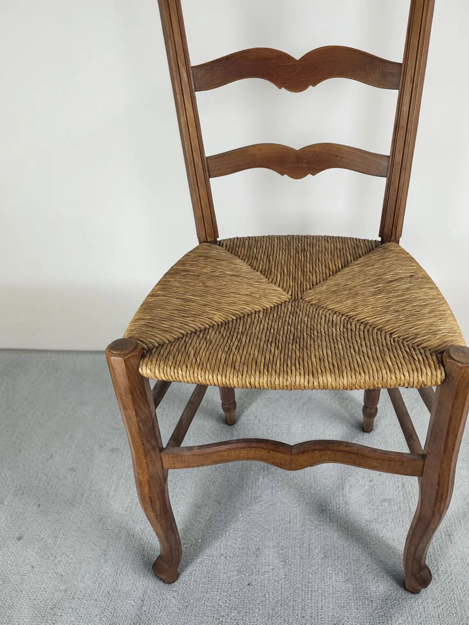 Rush seat chair in Country style / Provincial Louis XV