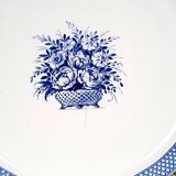Antique serving dish in Sarreguemines earthenware with old Delft blue decoration.