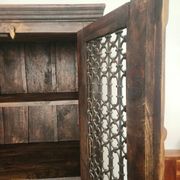 Massiv antik kolonial Schrank geschnitzt Holz Türen Gusseisen Gitter, Bali