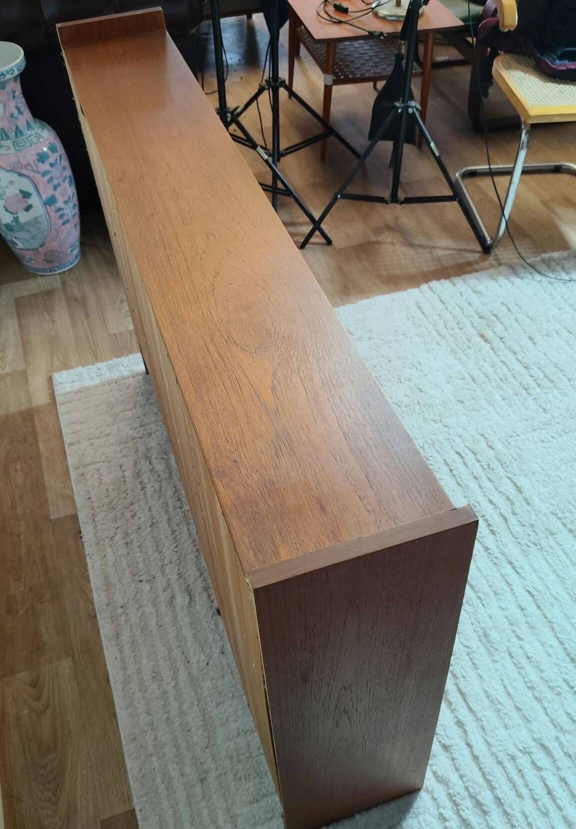 Vintage Scandinavian low bookshelf in teak, 1960s.