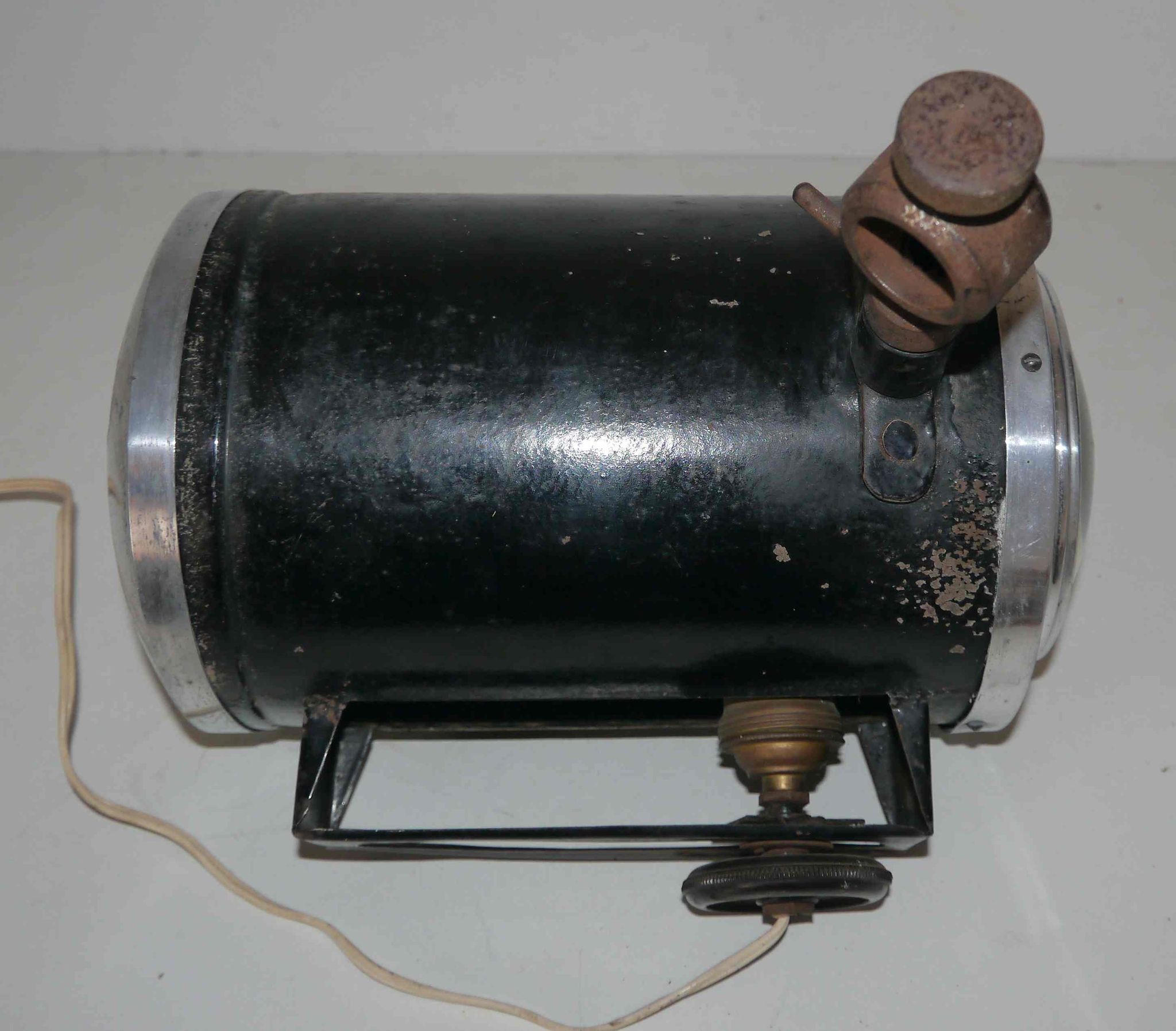 Ancien  projecteur de théâtre ou cinéma métal et aluminium