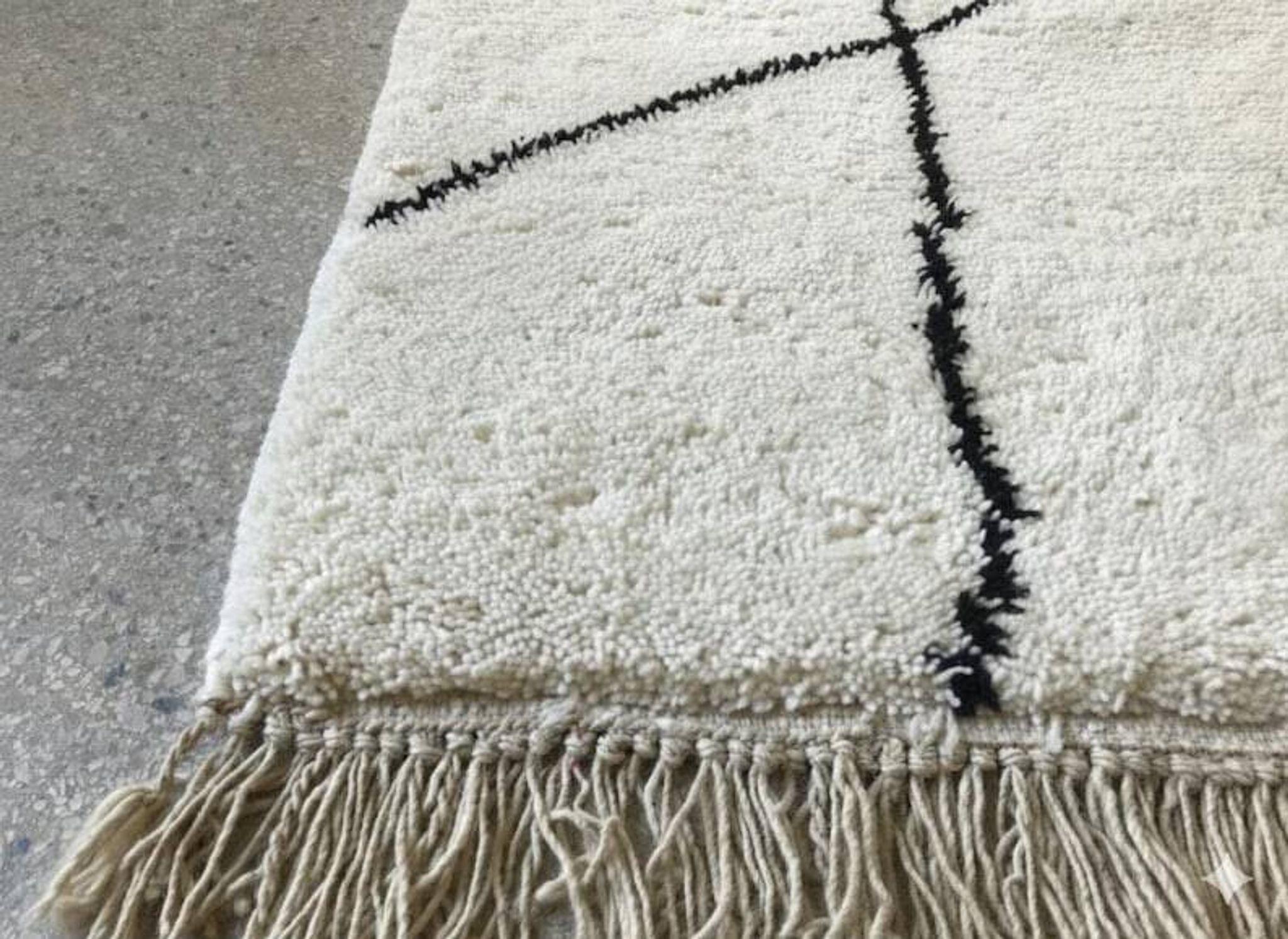 White Berber carpet decorated 200cmx250cm