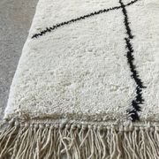 White Berber carpet decorated 200cmx250cm