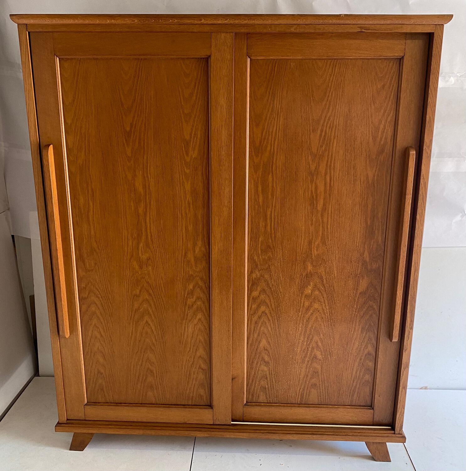 Vintage wardrobe feet compass year 60