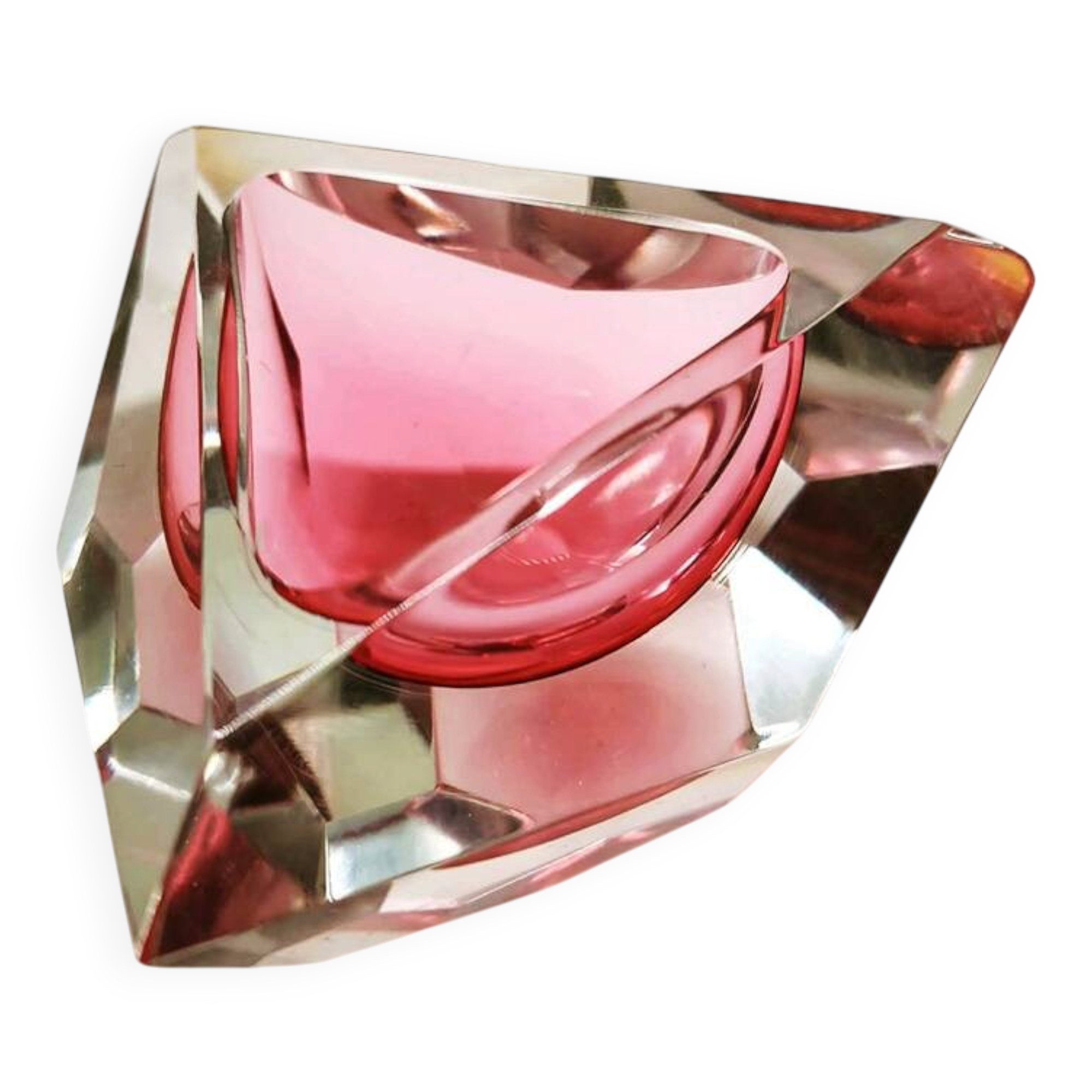 1960s Pink Multifaceted Triangular Ashtray or Catch-all in Murano Glas