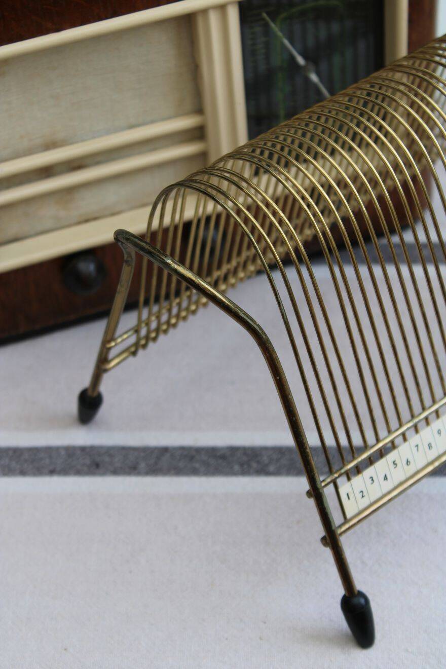 Gold metal vinyl holder