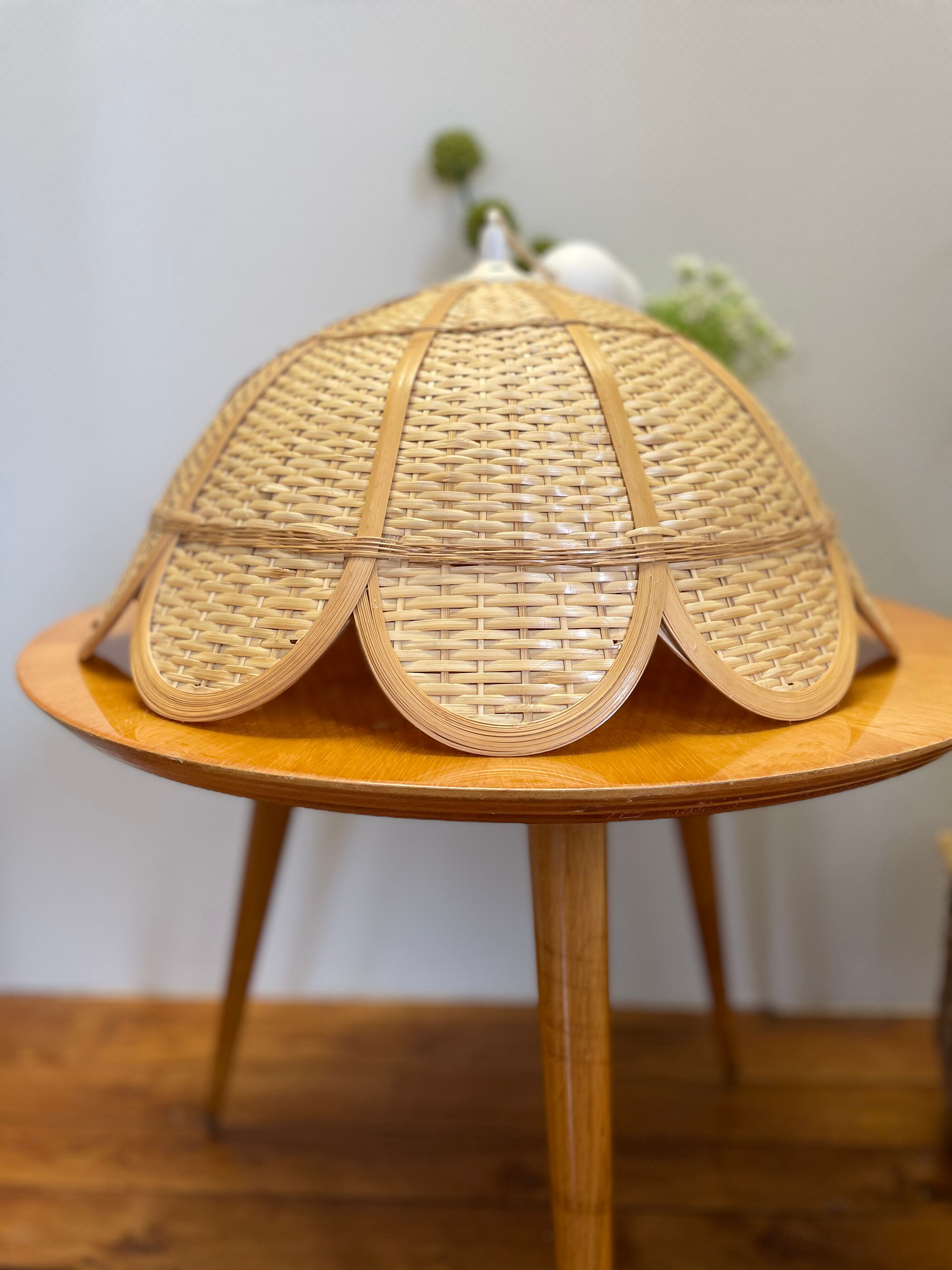 Suspension vintage fleur en rotin