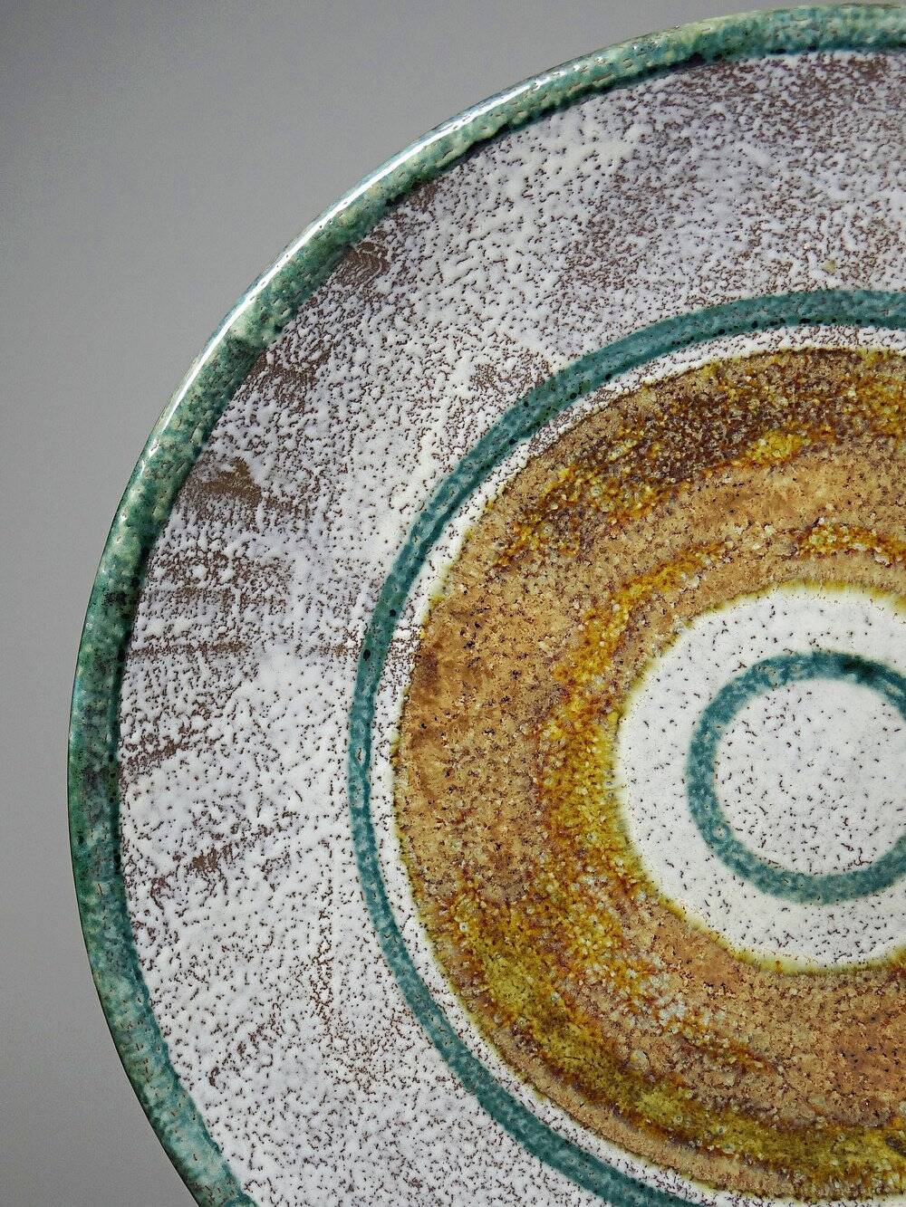 Large ceramic art bowl from the 50s-60s, vintage wall decoration or fruit bowl.