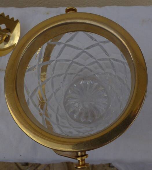 Glass and gold metal ice bucket with its gold metal spoon - Very good condition