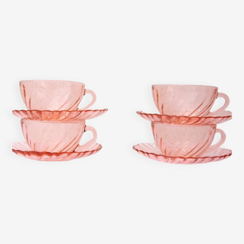 4 tasses à café et soucoupes roses transparentes arcoroc