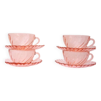 4 tasses à café et soucoupes roses transparentes arcoroc