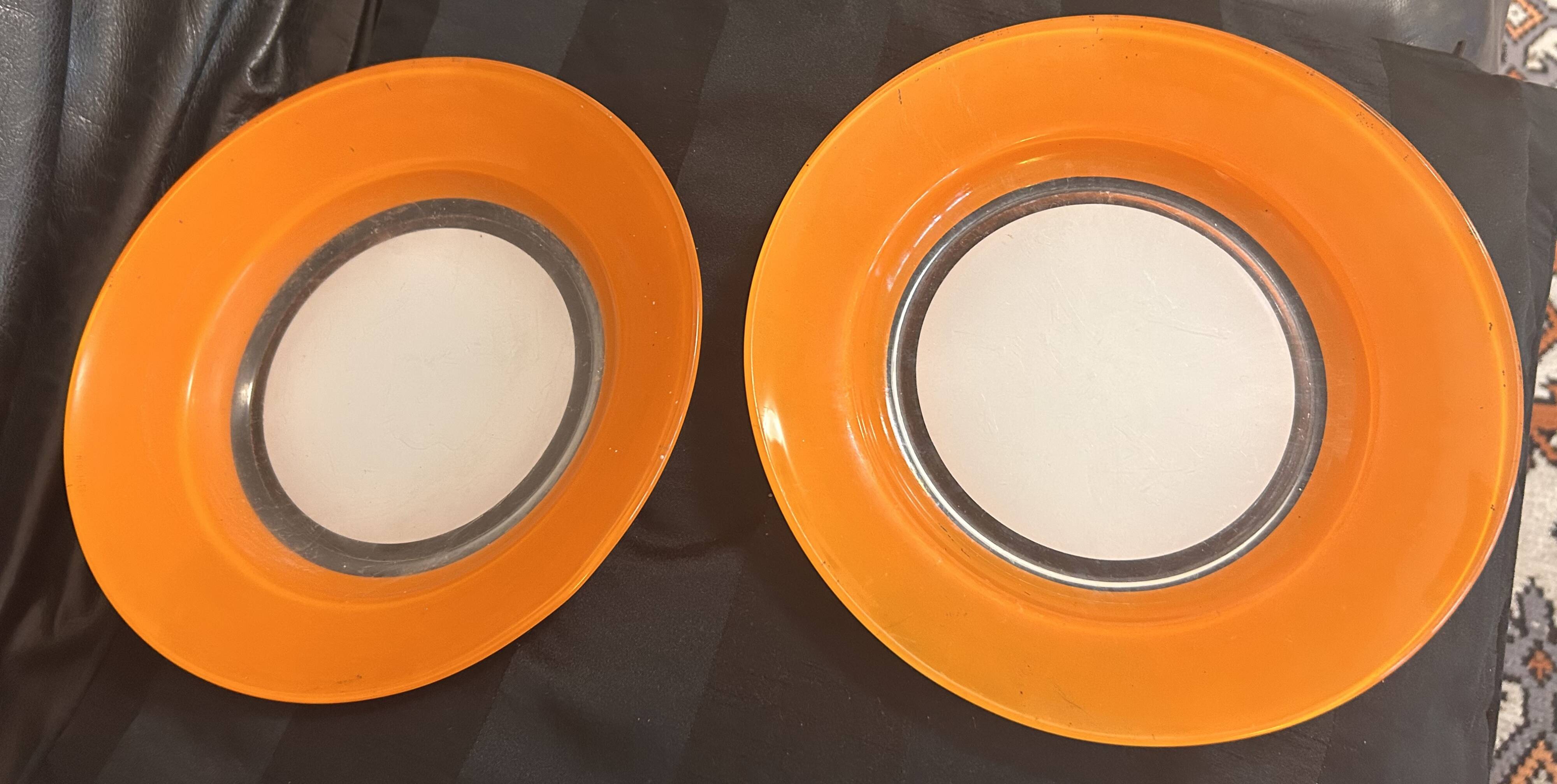 8 vintage Duralex deep plates from France – coloured glass from the 70s –