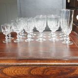 18 stemmed glasses