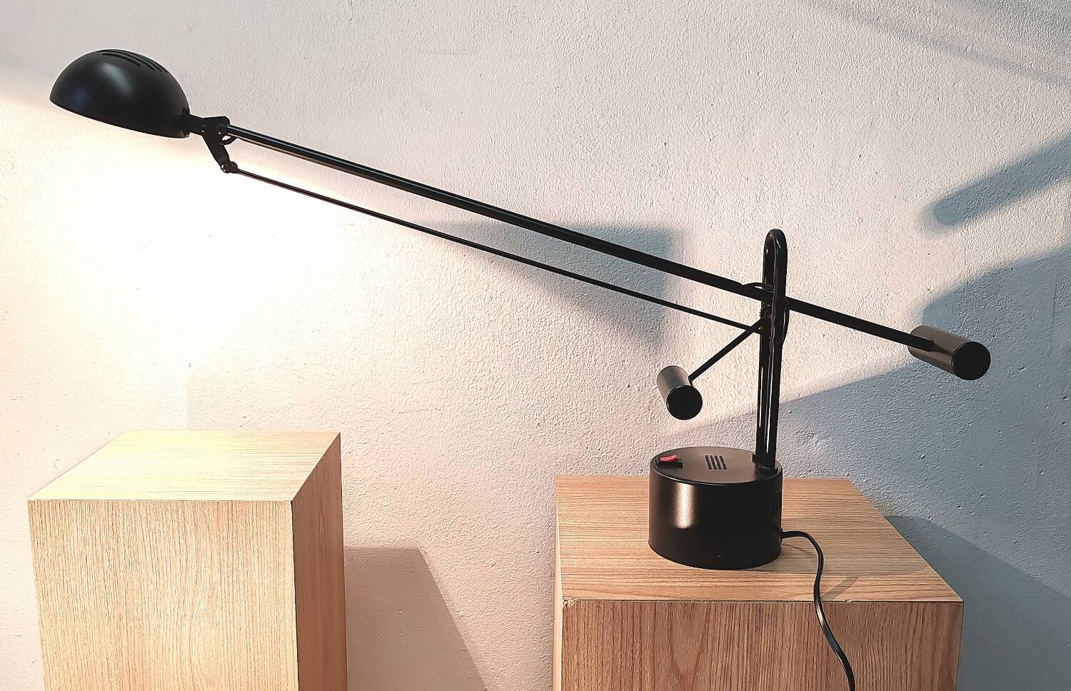 Pair of articulated desk lamps from the 80s