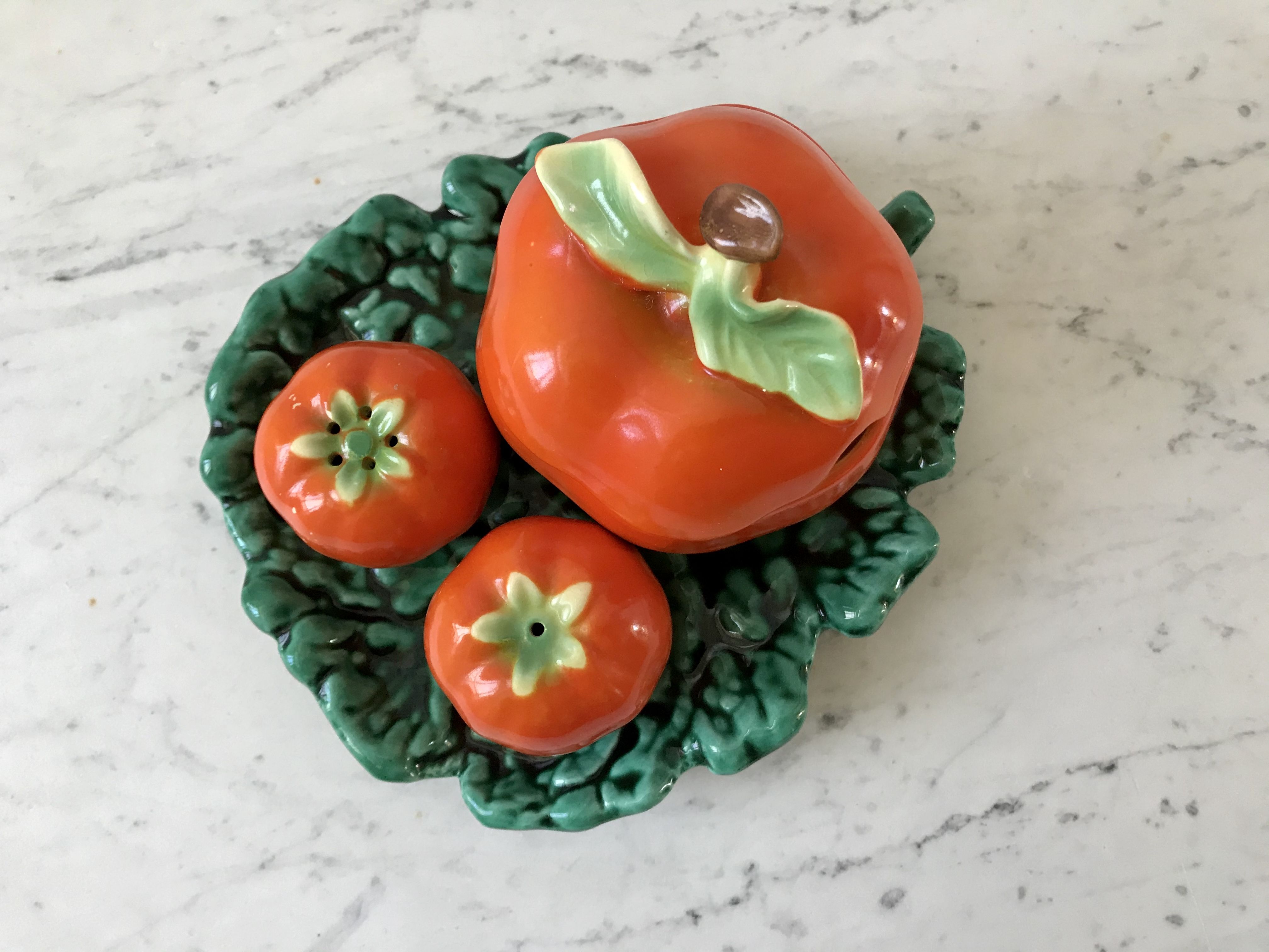 Set in tomato and leaf slurry (sausage maker, salt shaker, pepper tree and tray) vintage