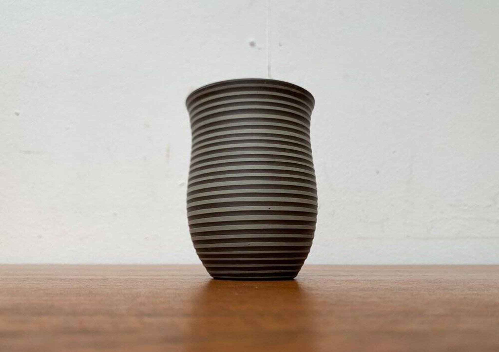Mid-century minimalist vase by Kieler Kunstkeramik, 1960s