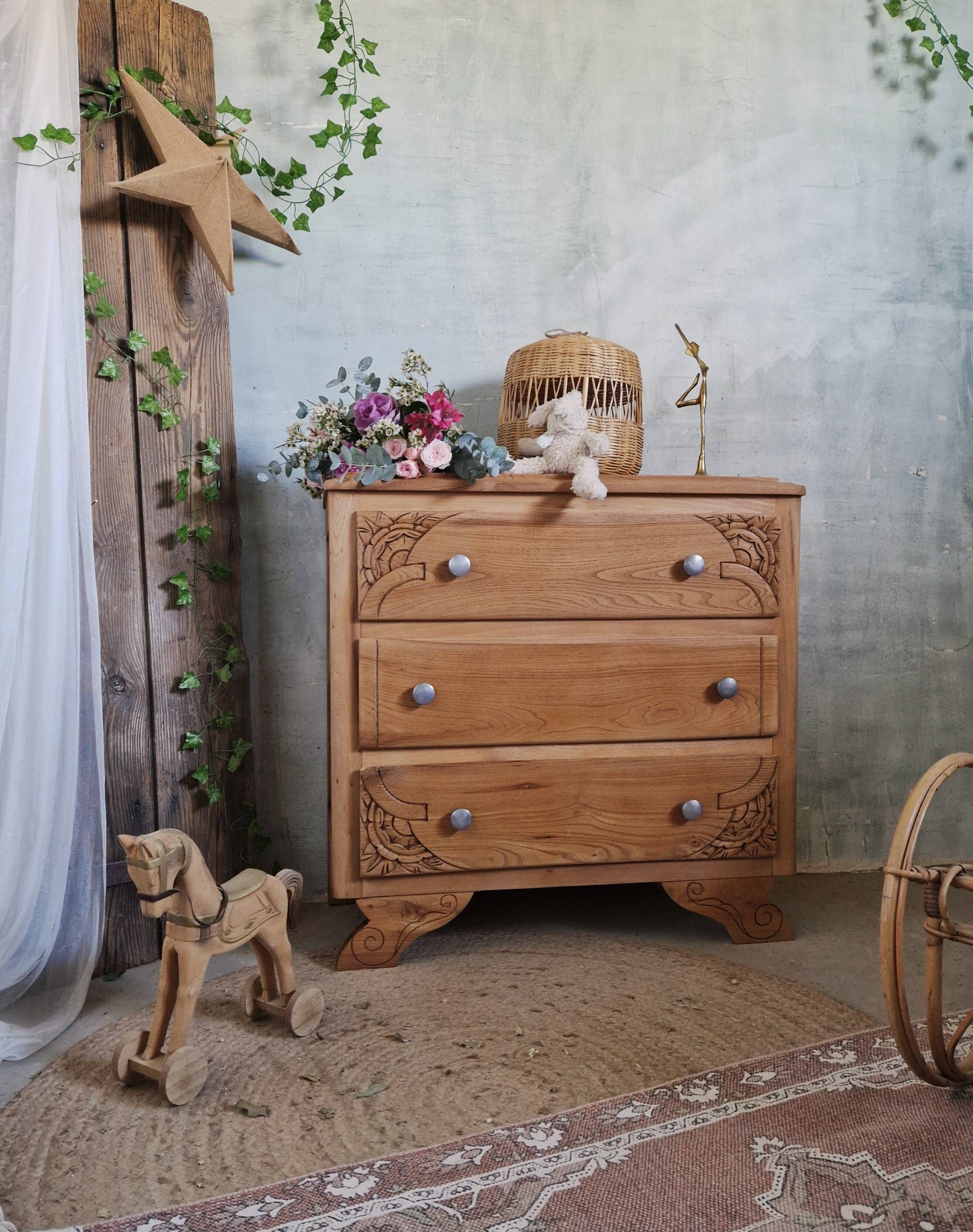 Beautiful Art Deco chest of drawers