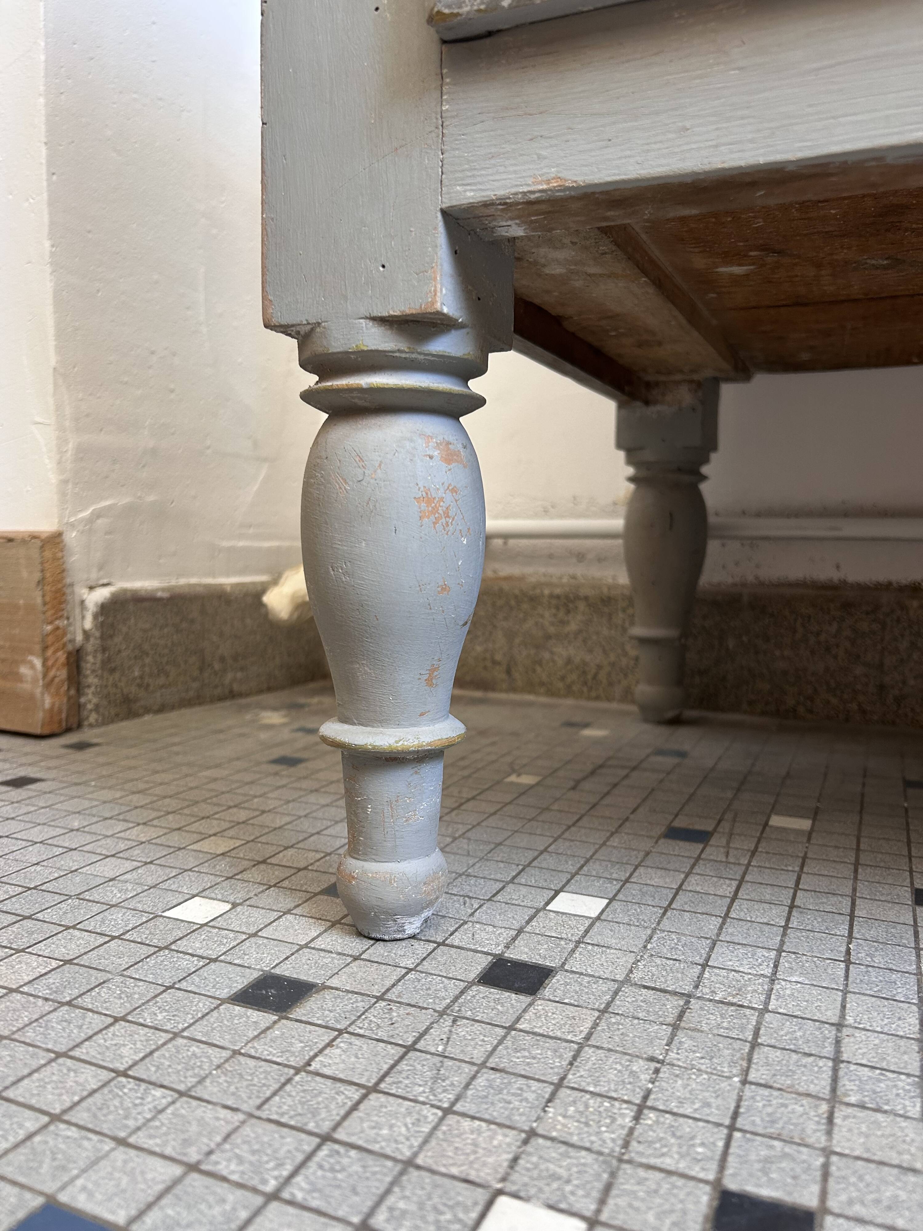 Bakery/pastry shop furniture