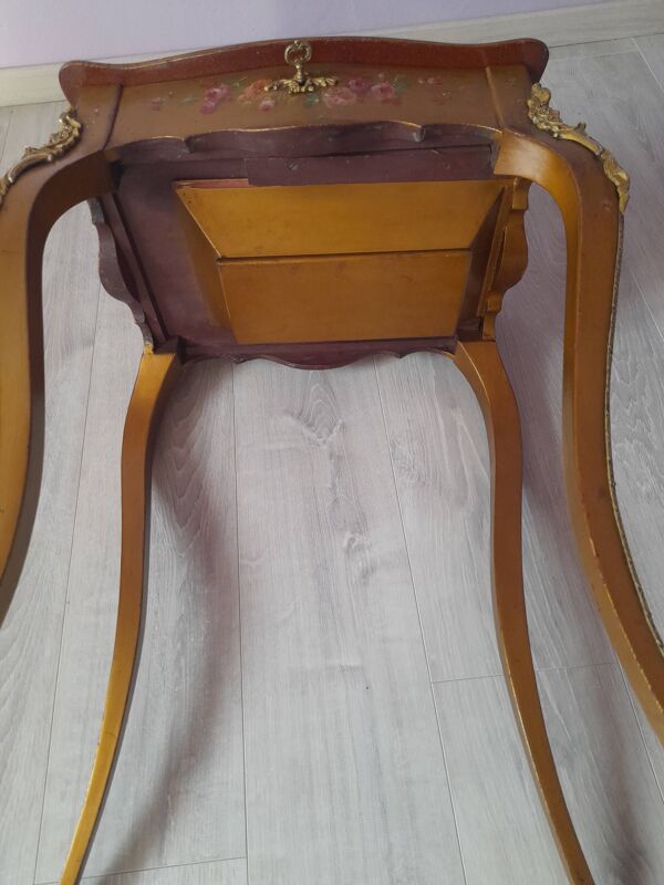 Table travailleuse en bois doré d'époque 19ème siècle