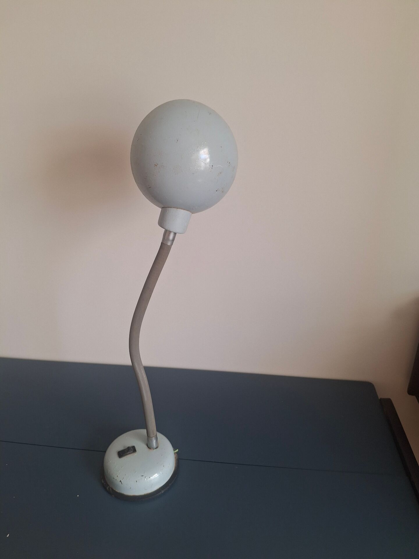 Desk lamp
