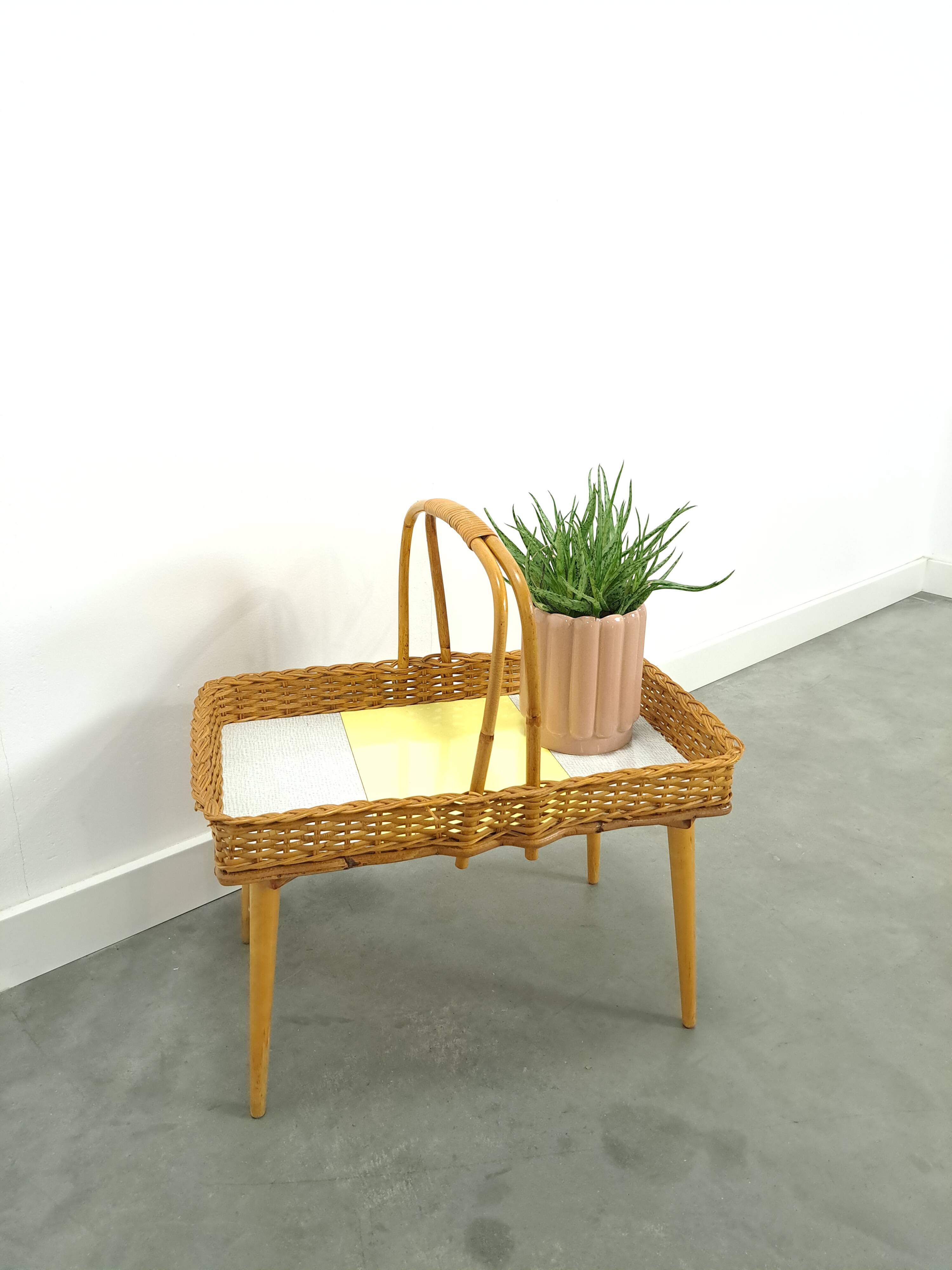 Rattan vintage tray on legs with yellow formica, fruit basket
