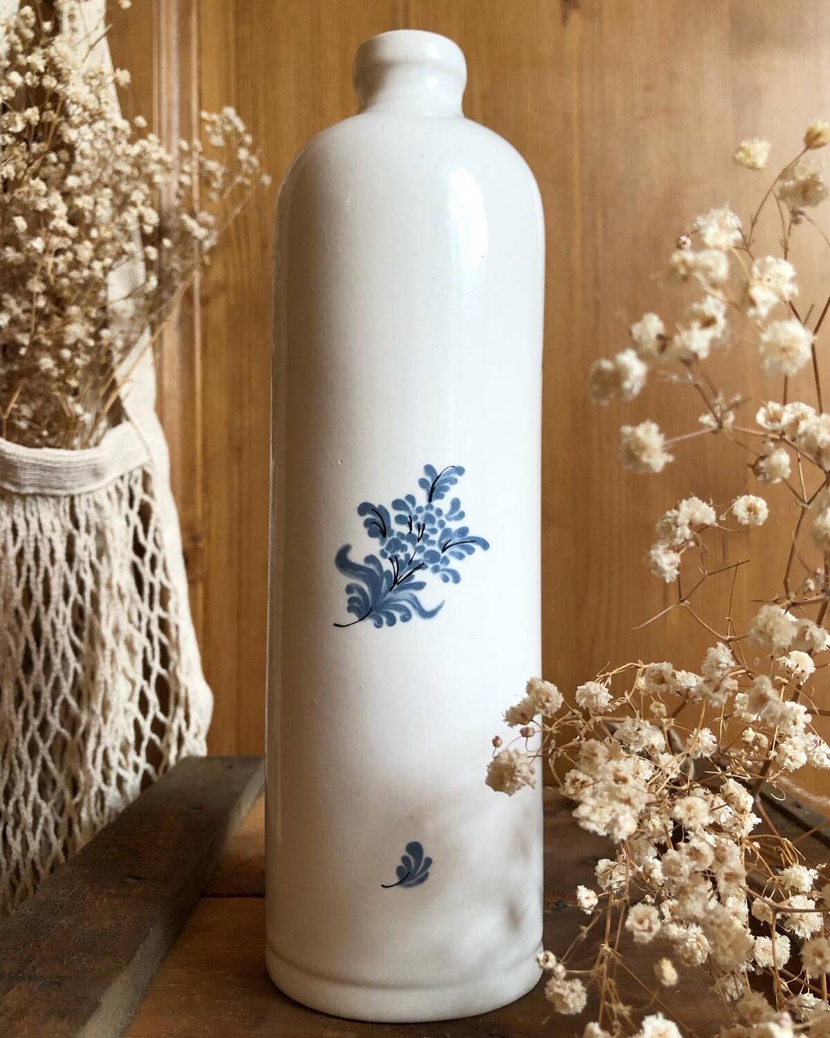 Bouteille en grès peinte