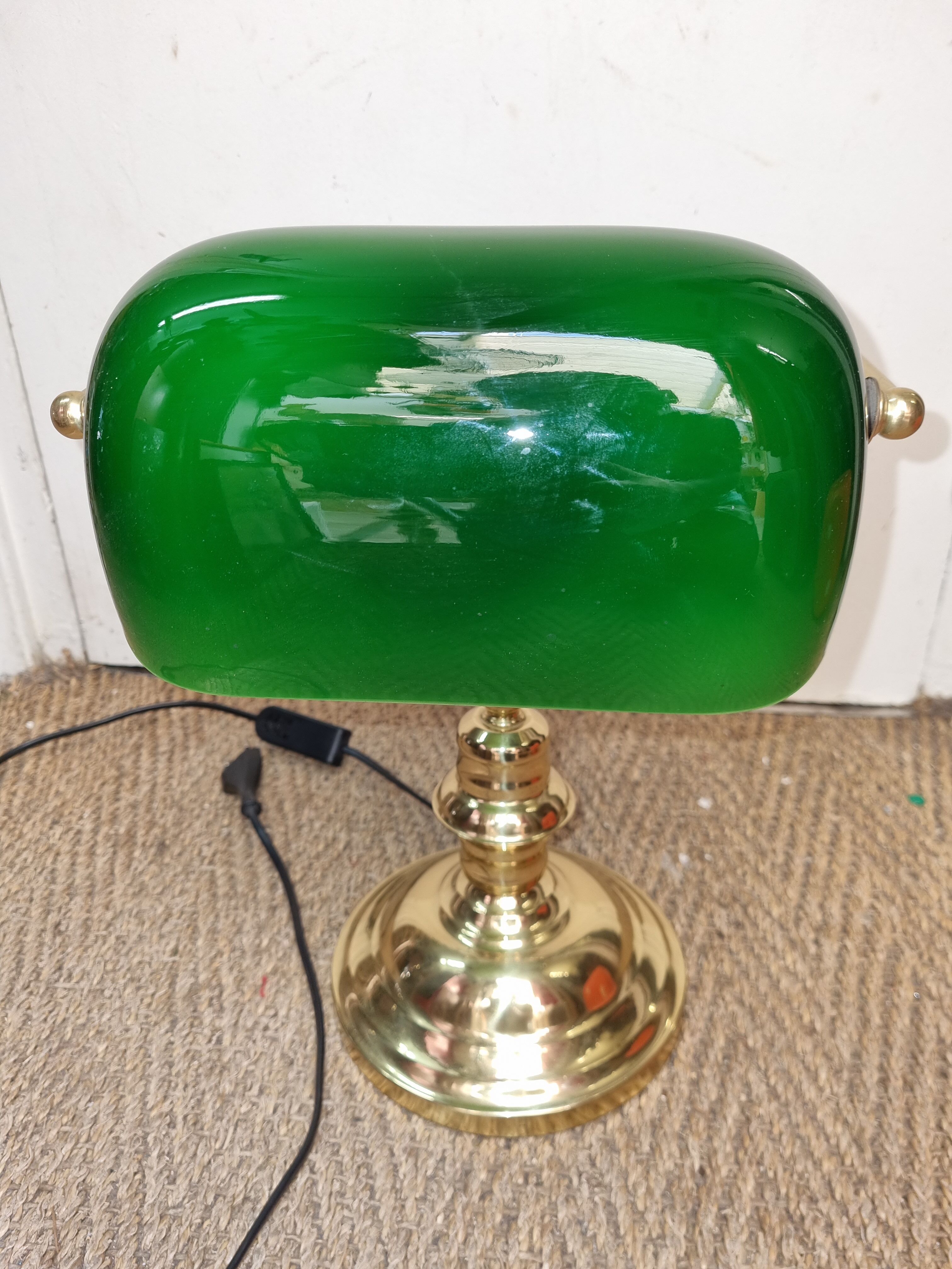 Green opaline banker lamp