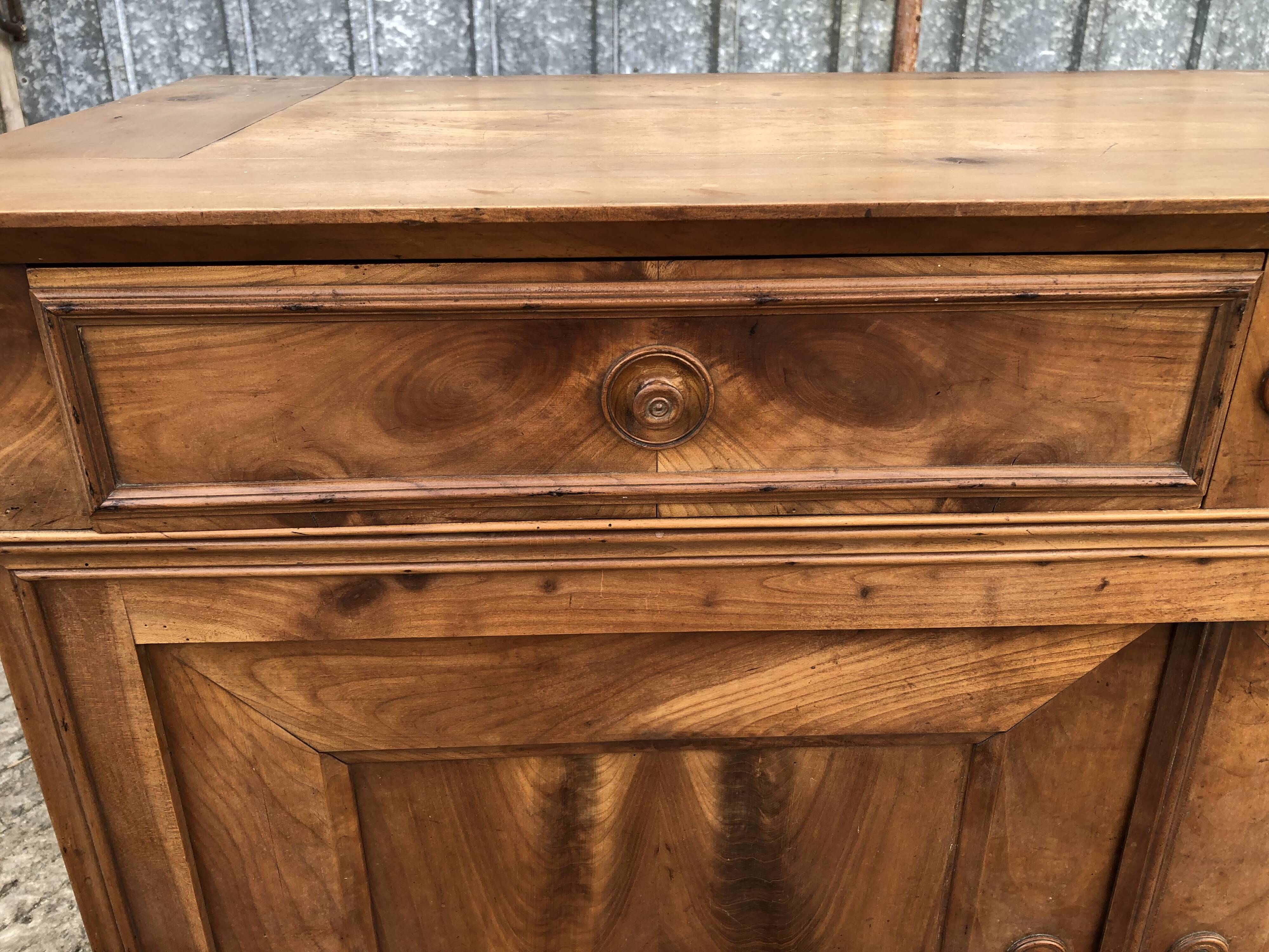 Antique low sideboard in solid cherry wood with 2 doors and 3 drawers