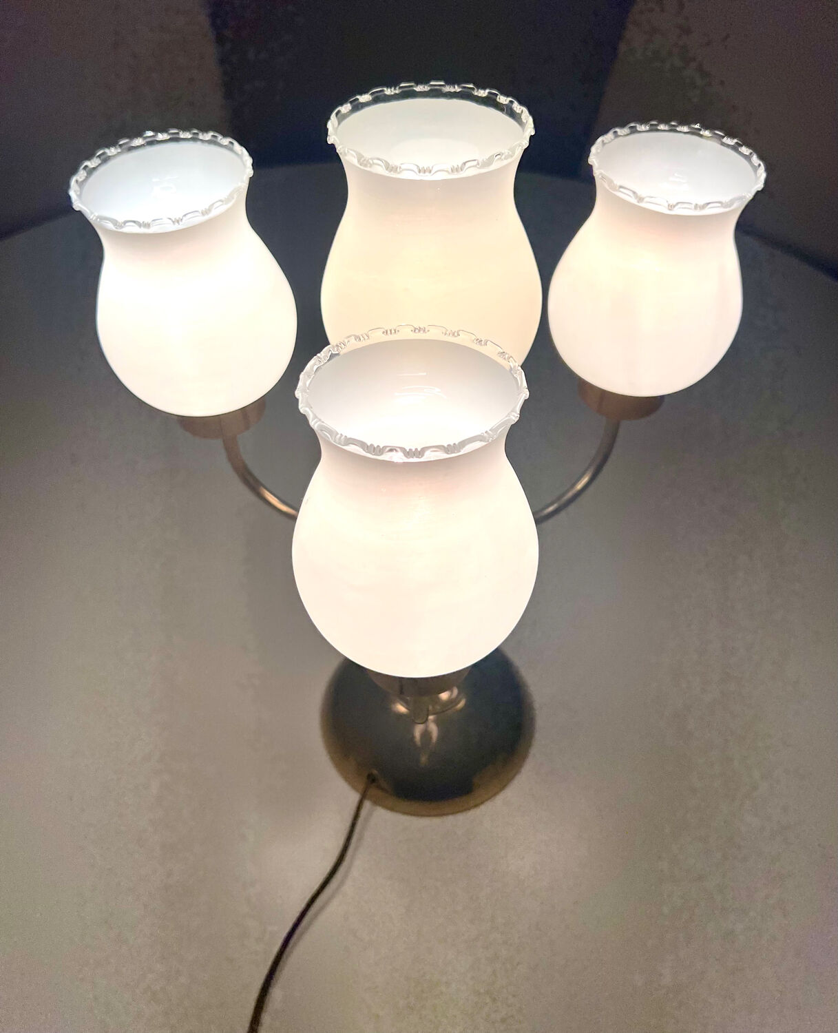 Vintage table lamp with 5 lights – frosted glass and gold metal