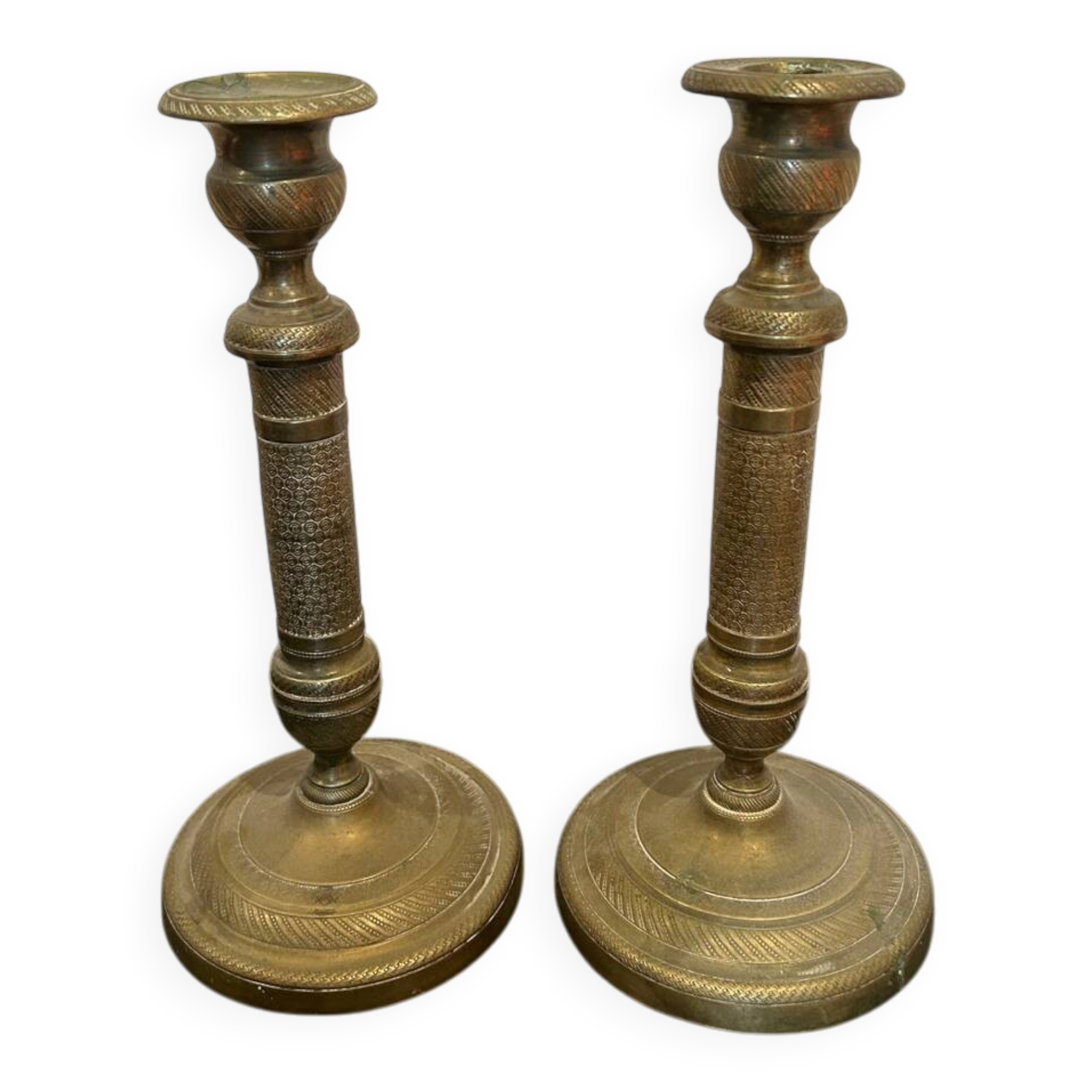 Paire de bougeoirs en bronze