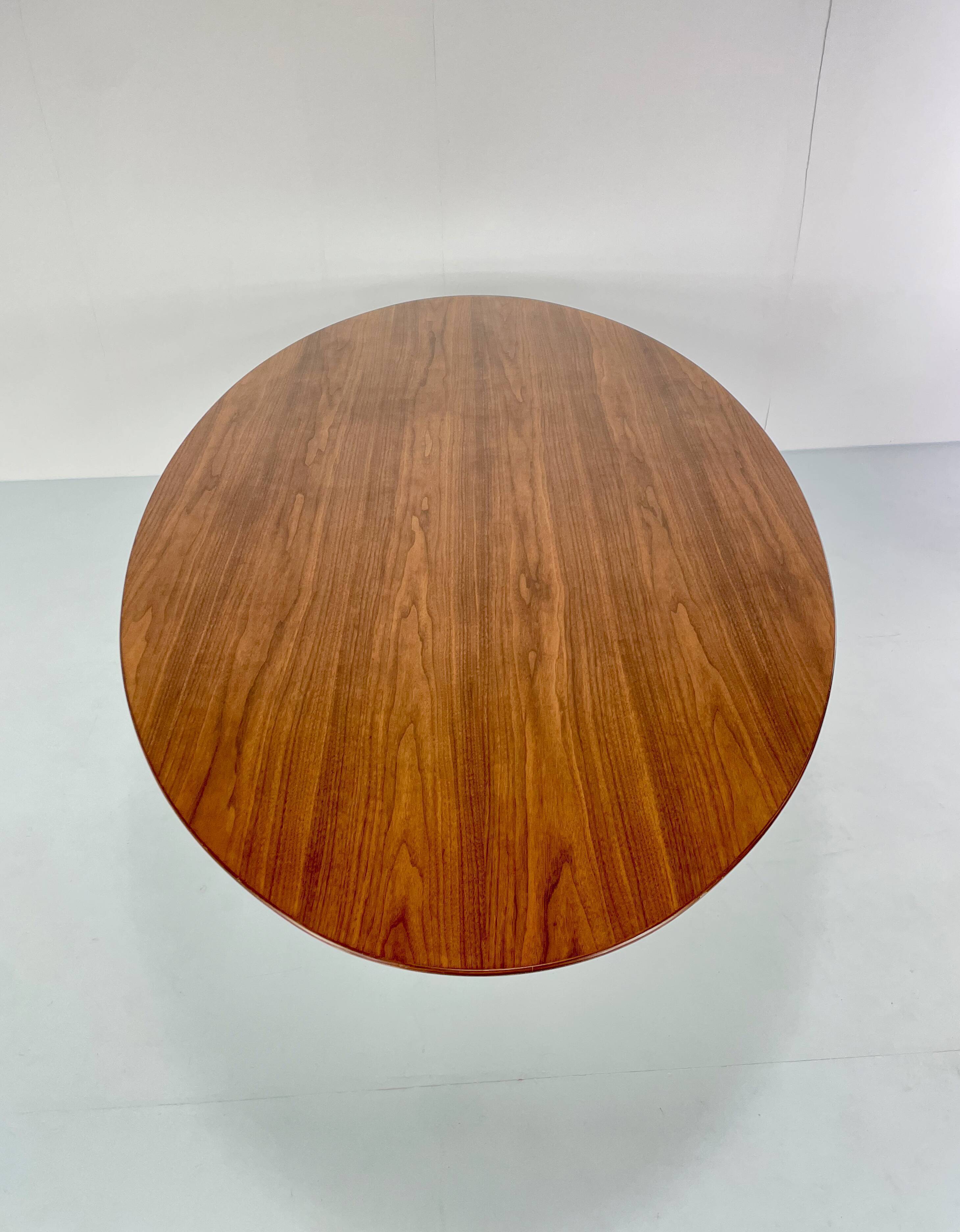 Saarinen dining table "Tulip" by Eero Saarinen for Knoll Studio, USA 1957
