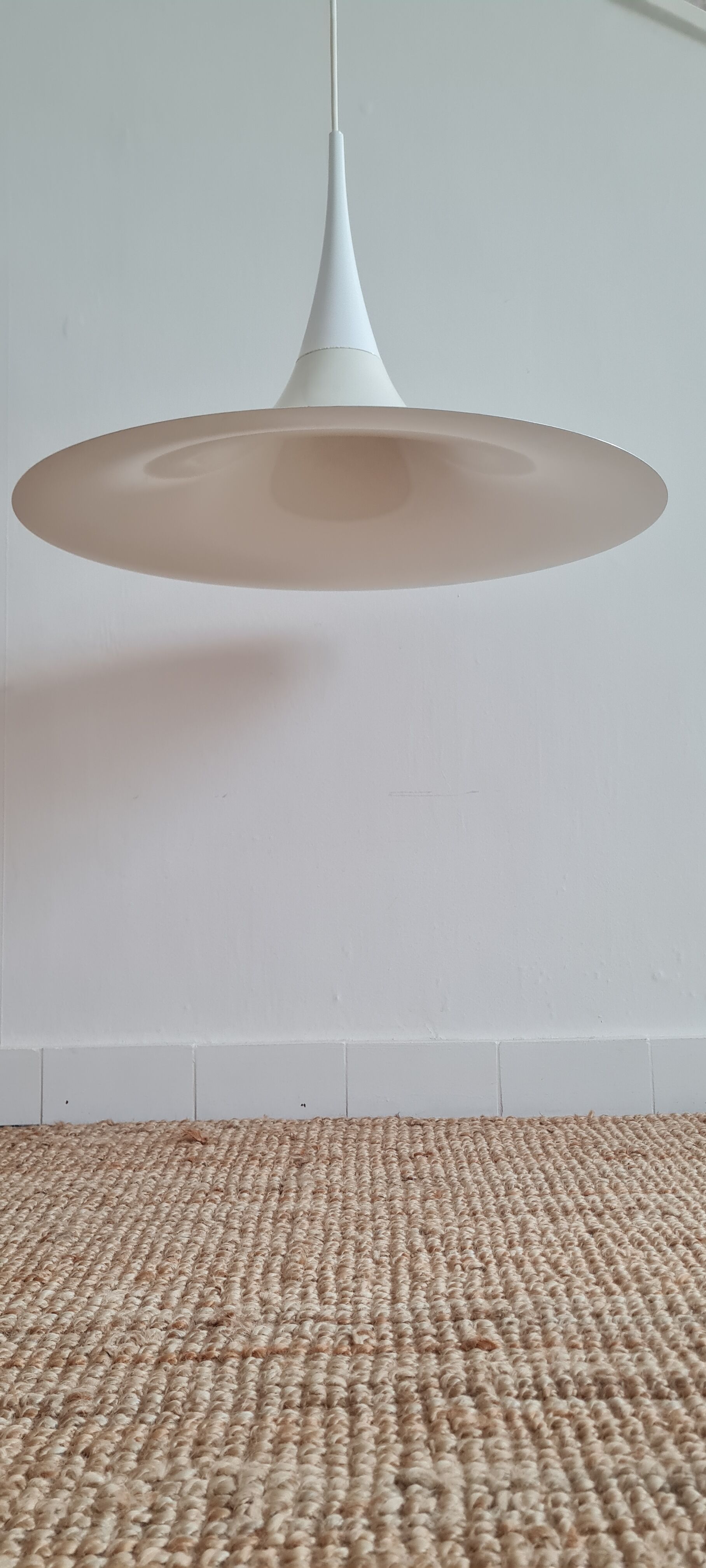 Scandinavian pendant lamp by Vrieland Design