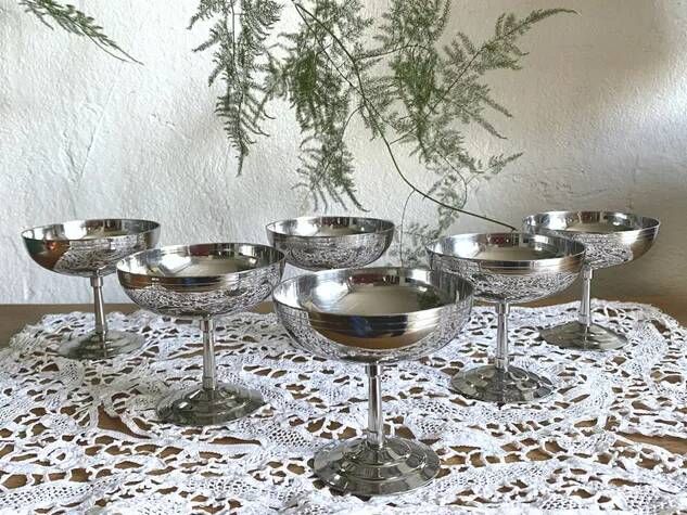 6 vintage stainless steel ice cream or dessert bowls by Letang Rémy, 1970, in good condition.