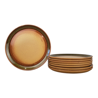 8 assiettes plates en grès