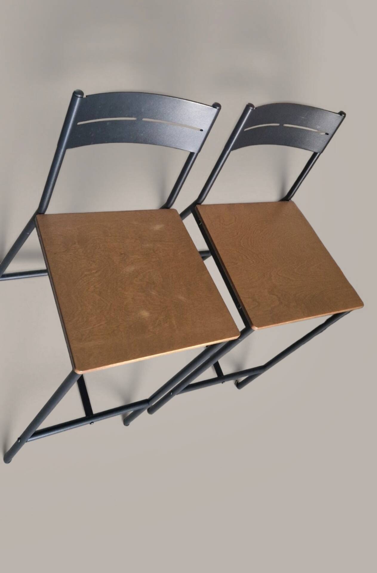 Paire de tabourets de bar design industriel - Métal noir et bois
