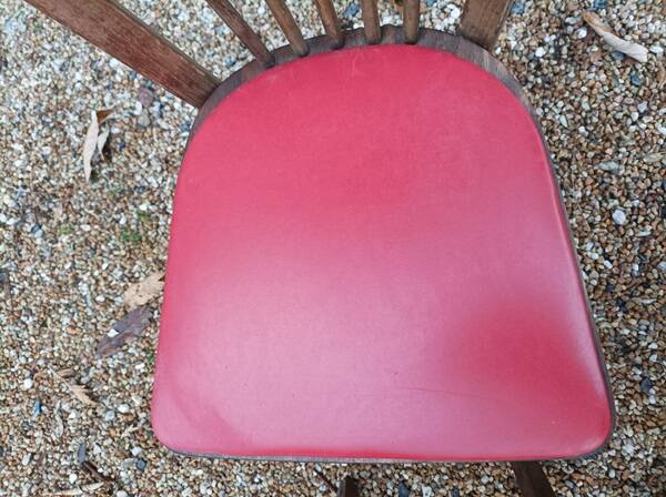 Chaises bistrot baumann bois et simili cuir rouge