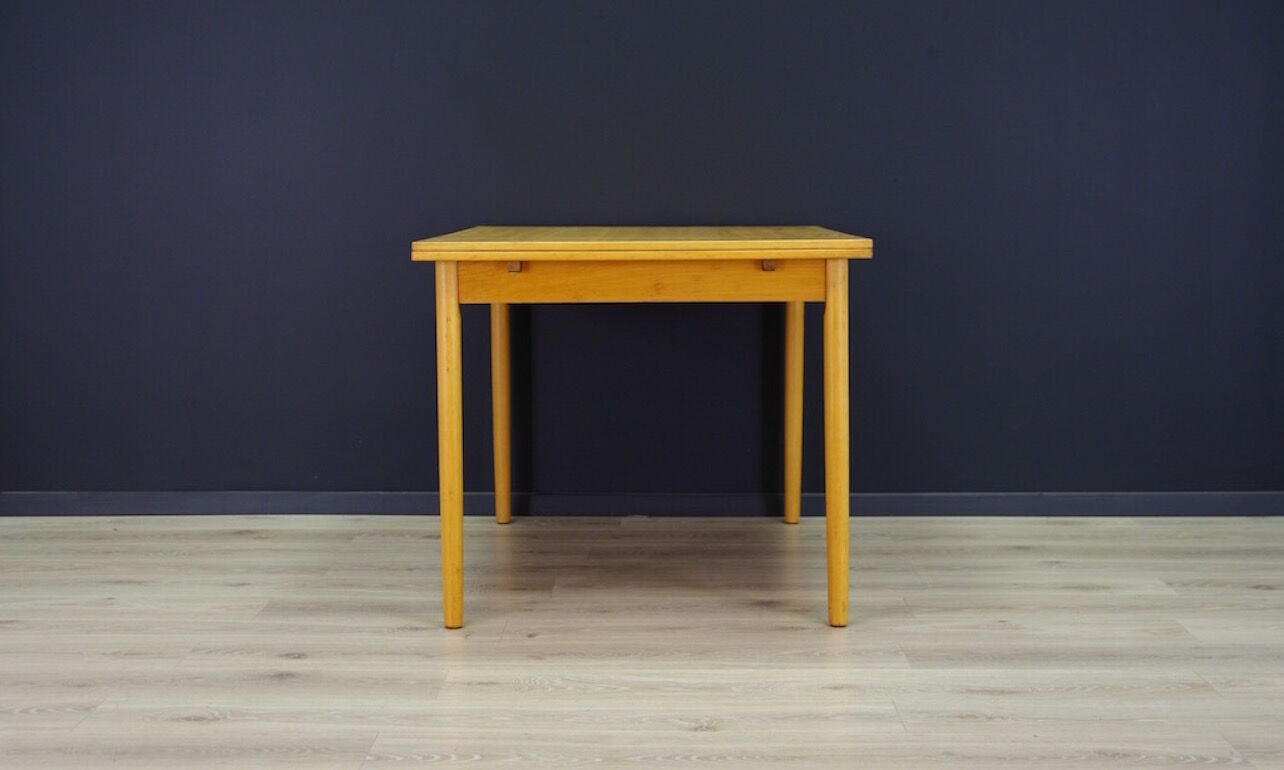 Ash table danish