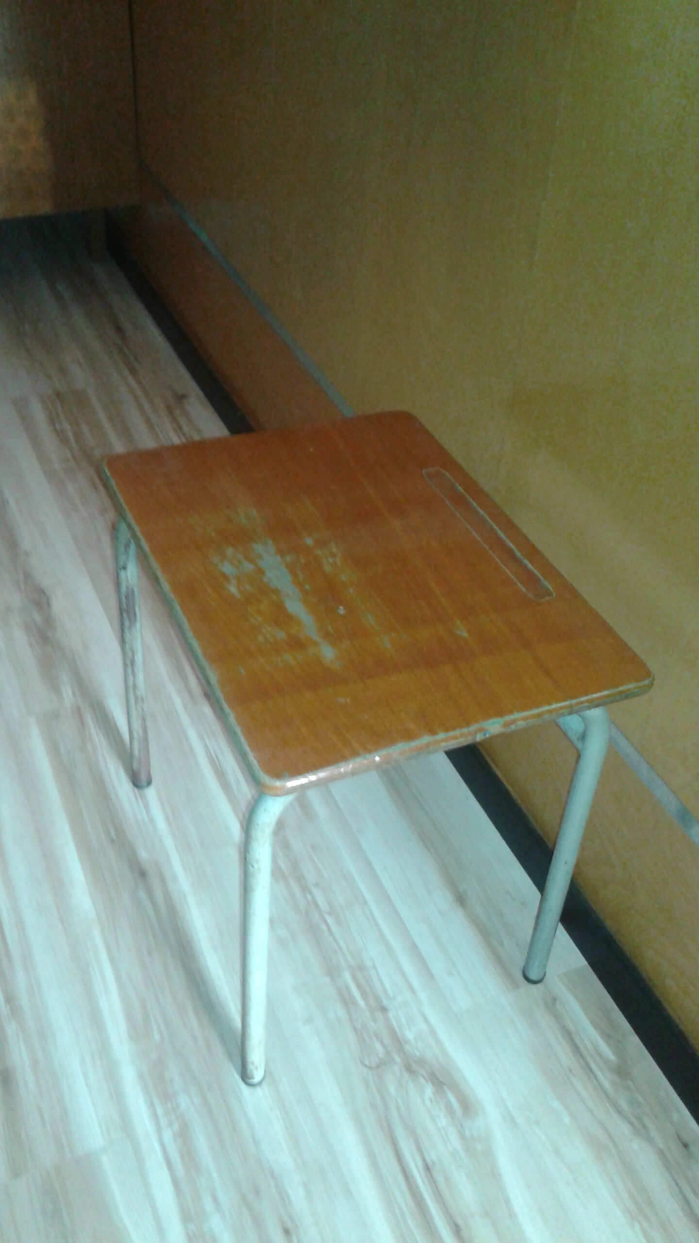 Children's desk model 322 by Jacques Hitier Mullca edition