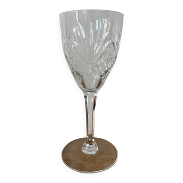 Verre à vin St Louis modèle Chantilly