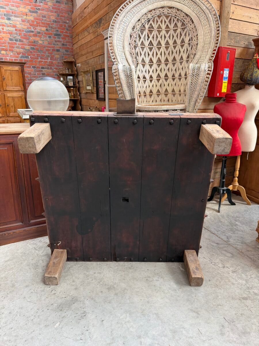 Coffee table press early 20th century