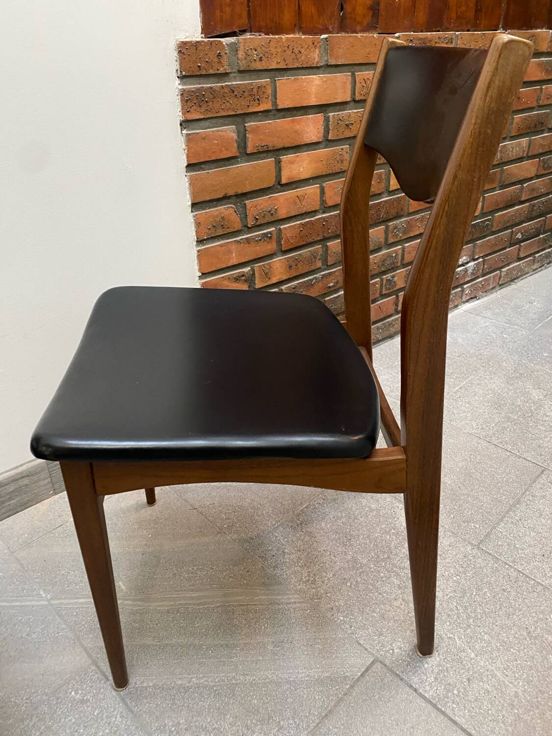 Set of 6 Scandinavian Skaï and teak wood chairs