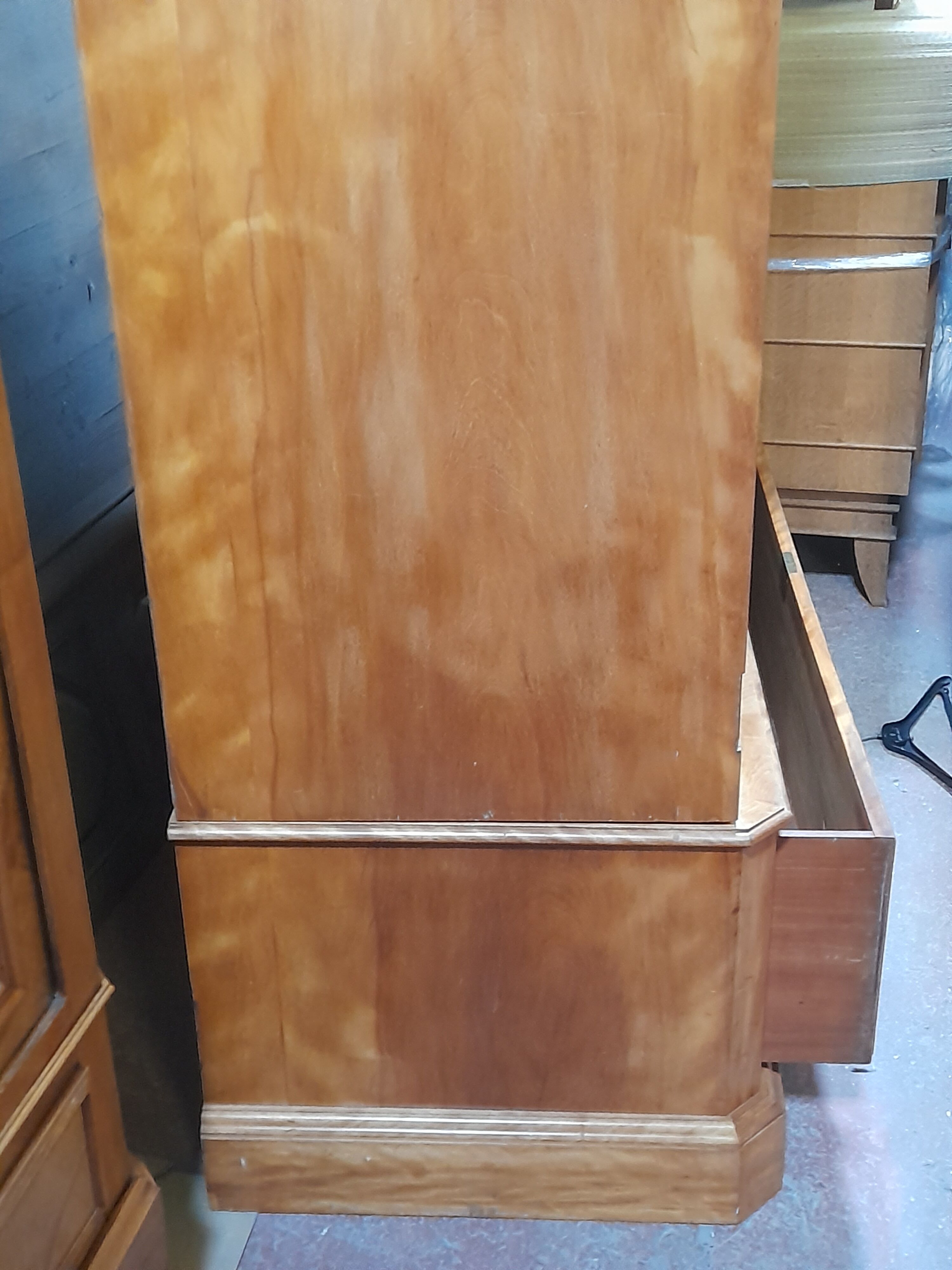 Armoire