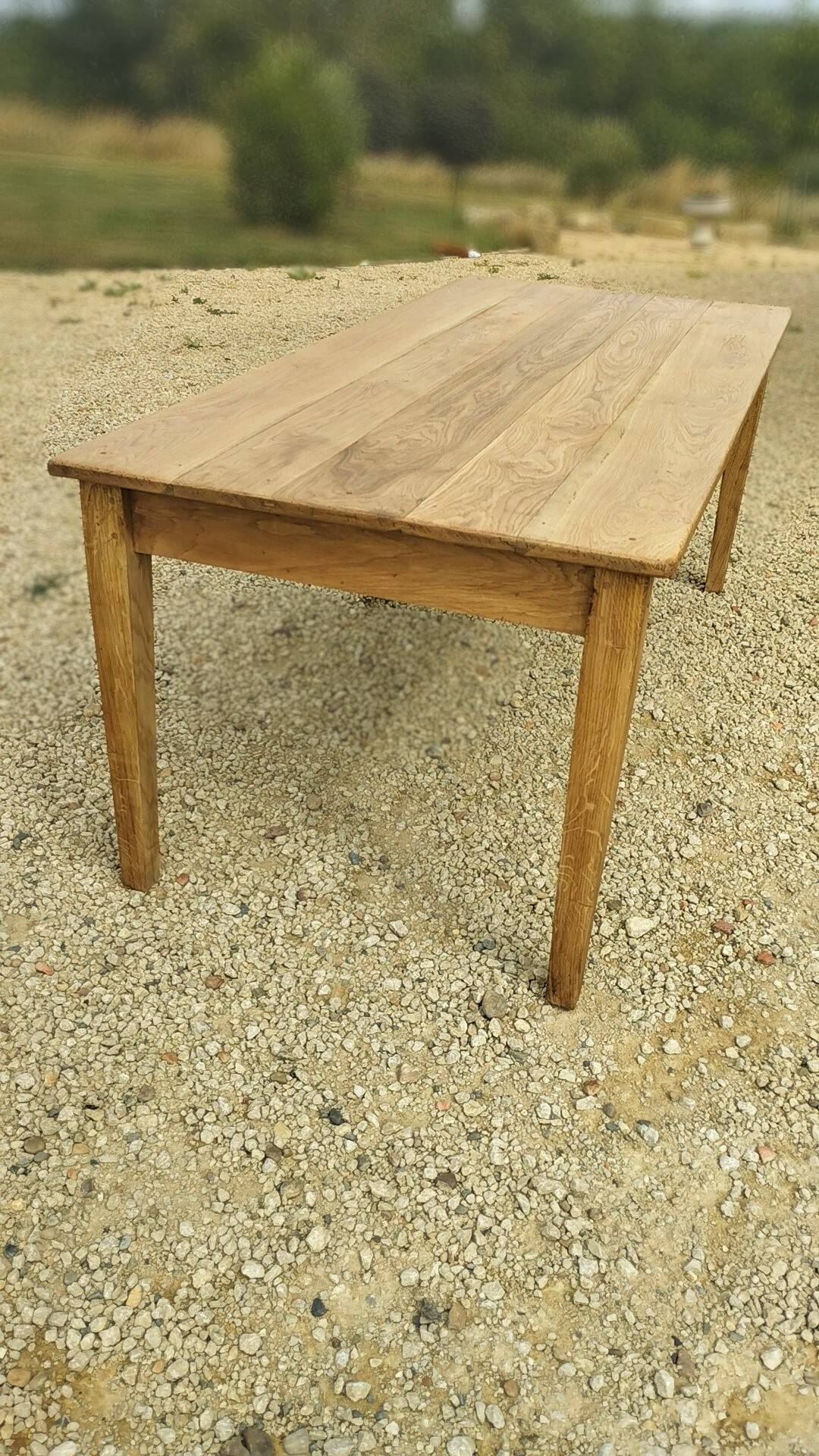 Rustic farmhouse table in solid oak with antique patina finish 200 x 90