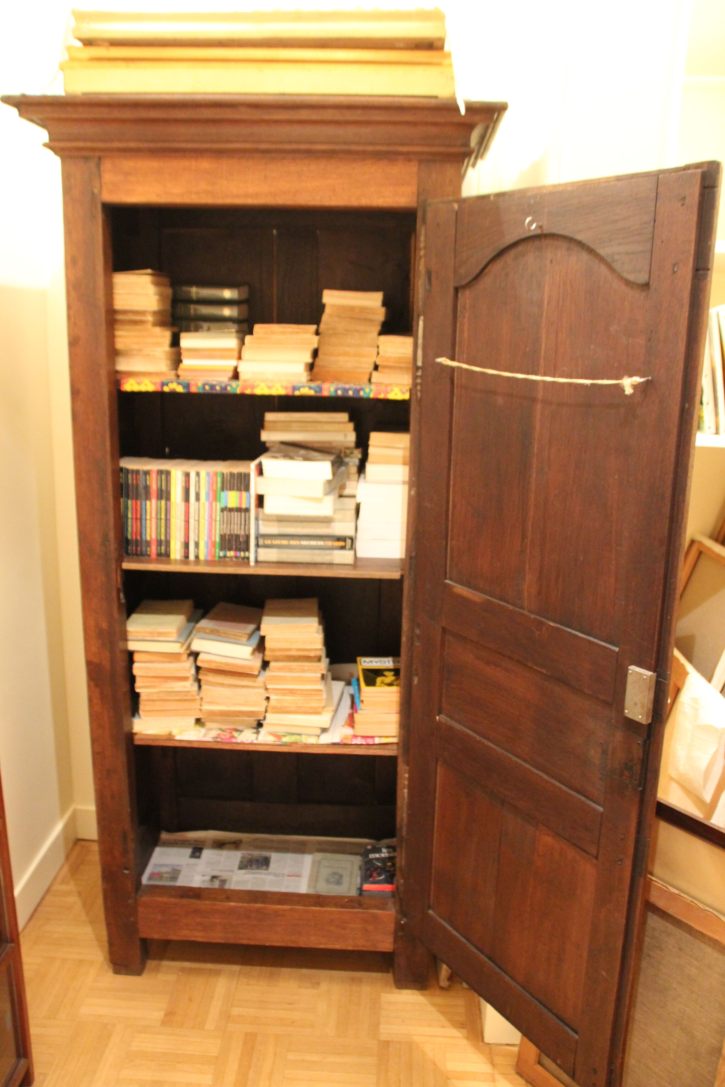 Cabinet hosiery solid wood