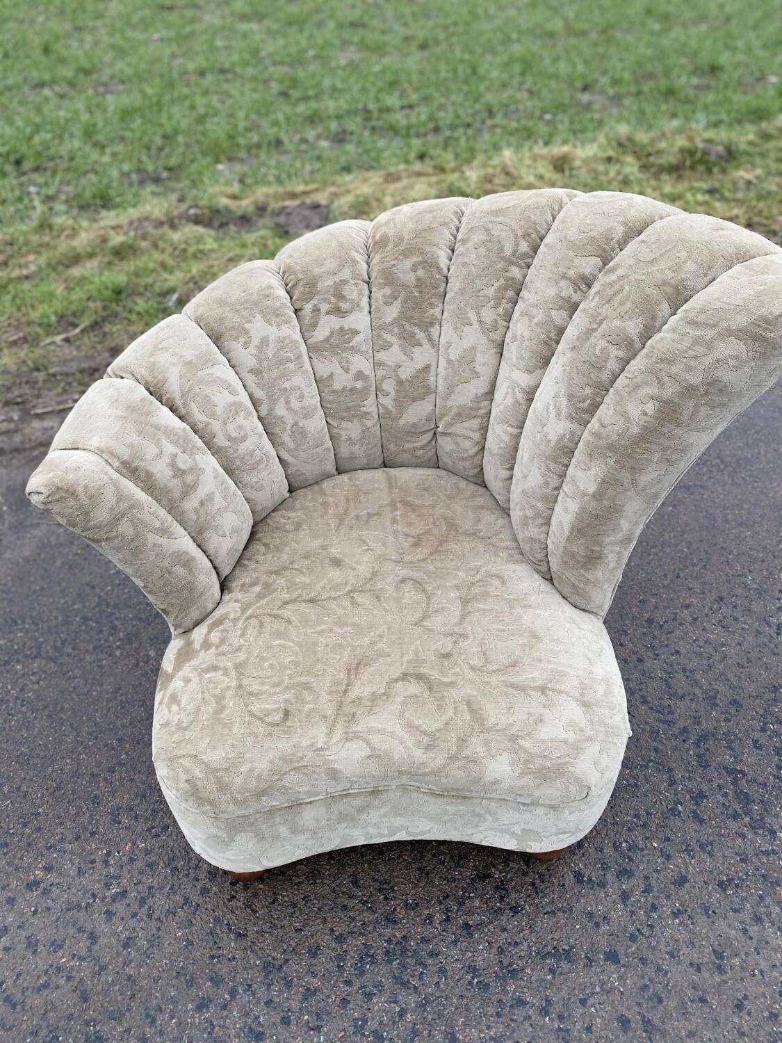 Asymmetrical Hollywood chair