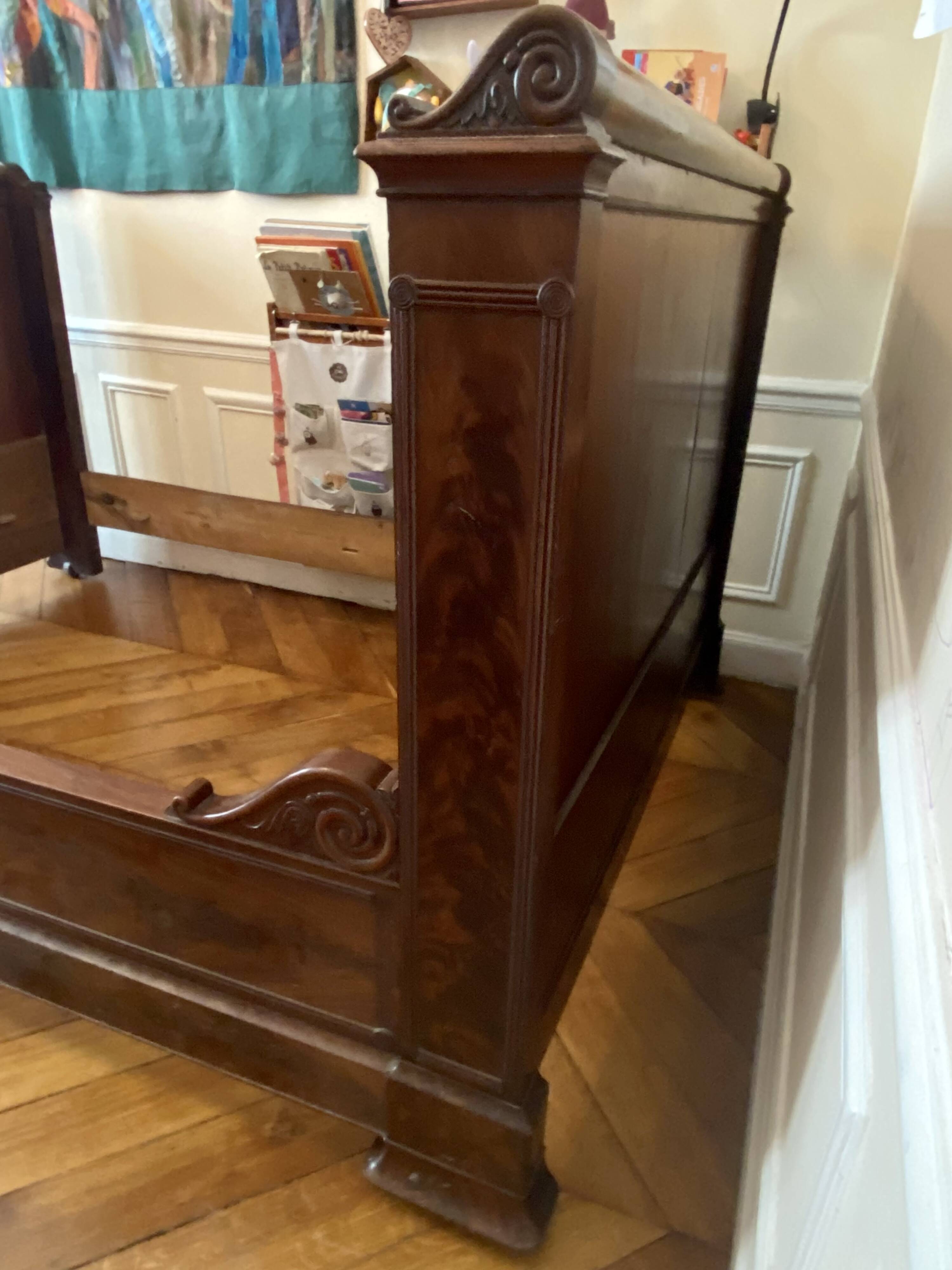 Old wooden bed 120 cm