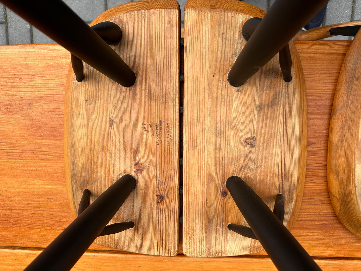Table et chaises d'Ilmari Tapiovaara