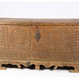 Oak coffin with carvings from around the year 1760s