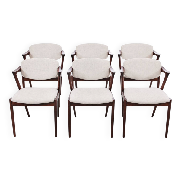Suite de 6 chaises scandinaves en palissandre de Rio modèle 42