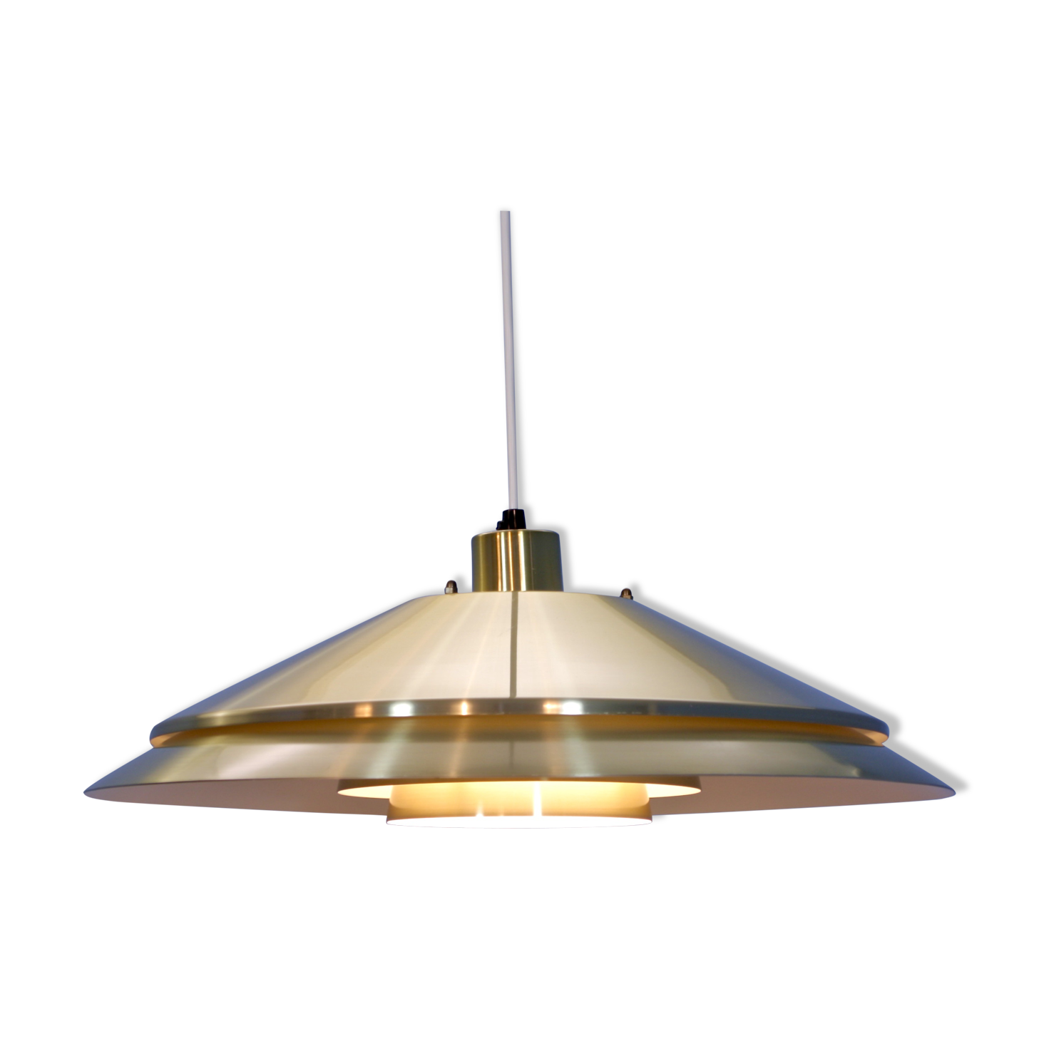 Susepnsion danoise en laiton, années 1970